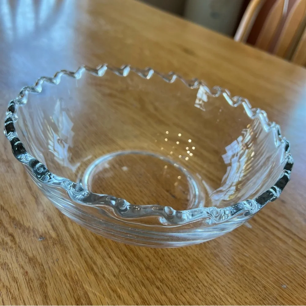 Century (Pressed) 8" Salad Bowl by Fostoria - Picture 7 of 9